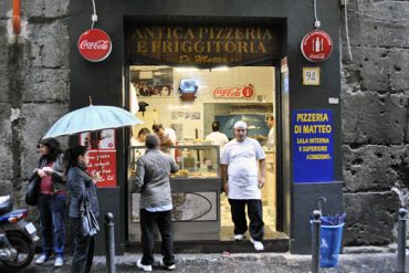 pizzaria tradicional em nápoles