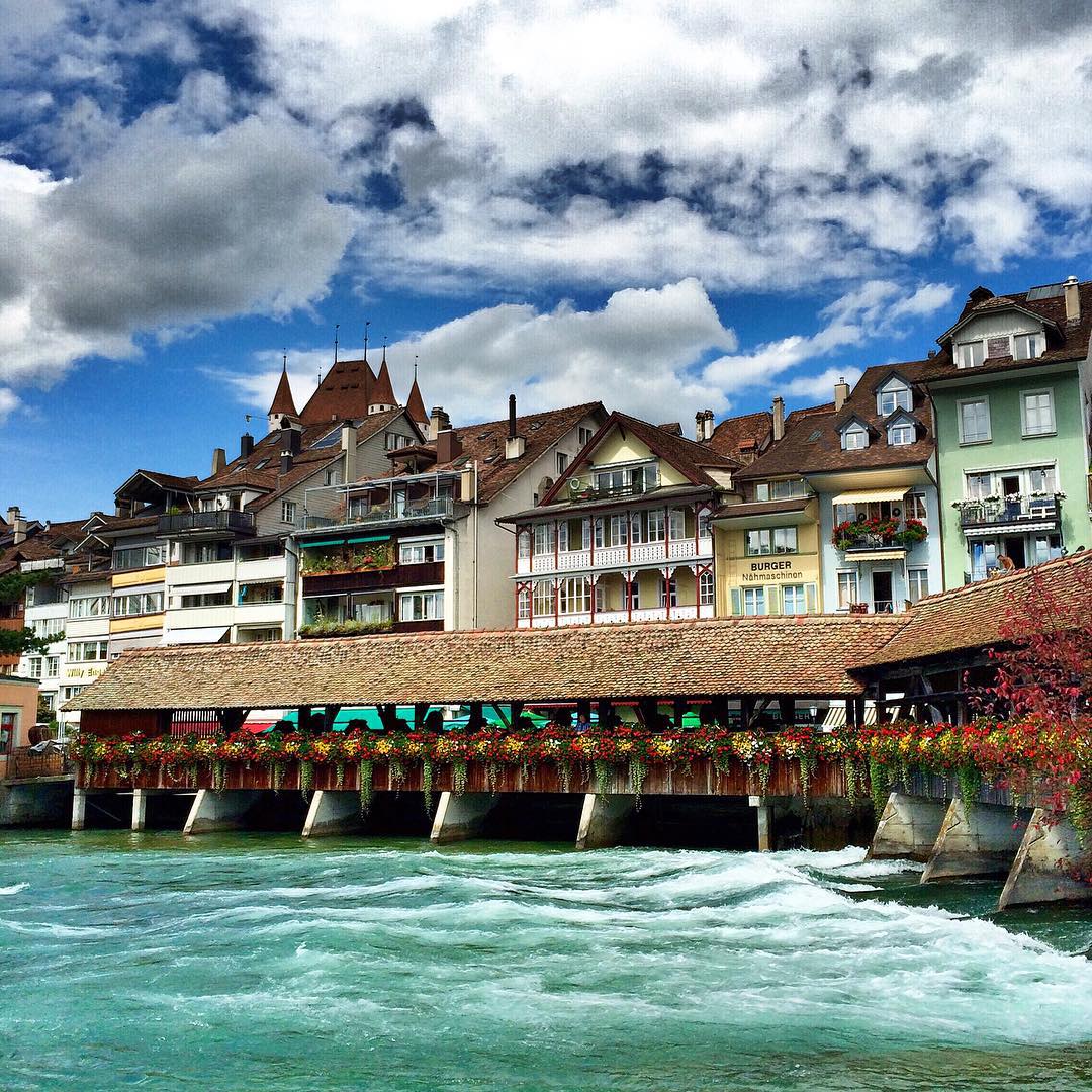 verao na suica cidade de thun