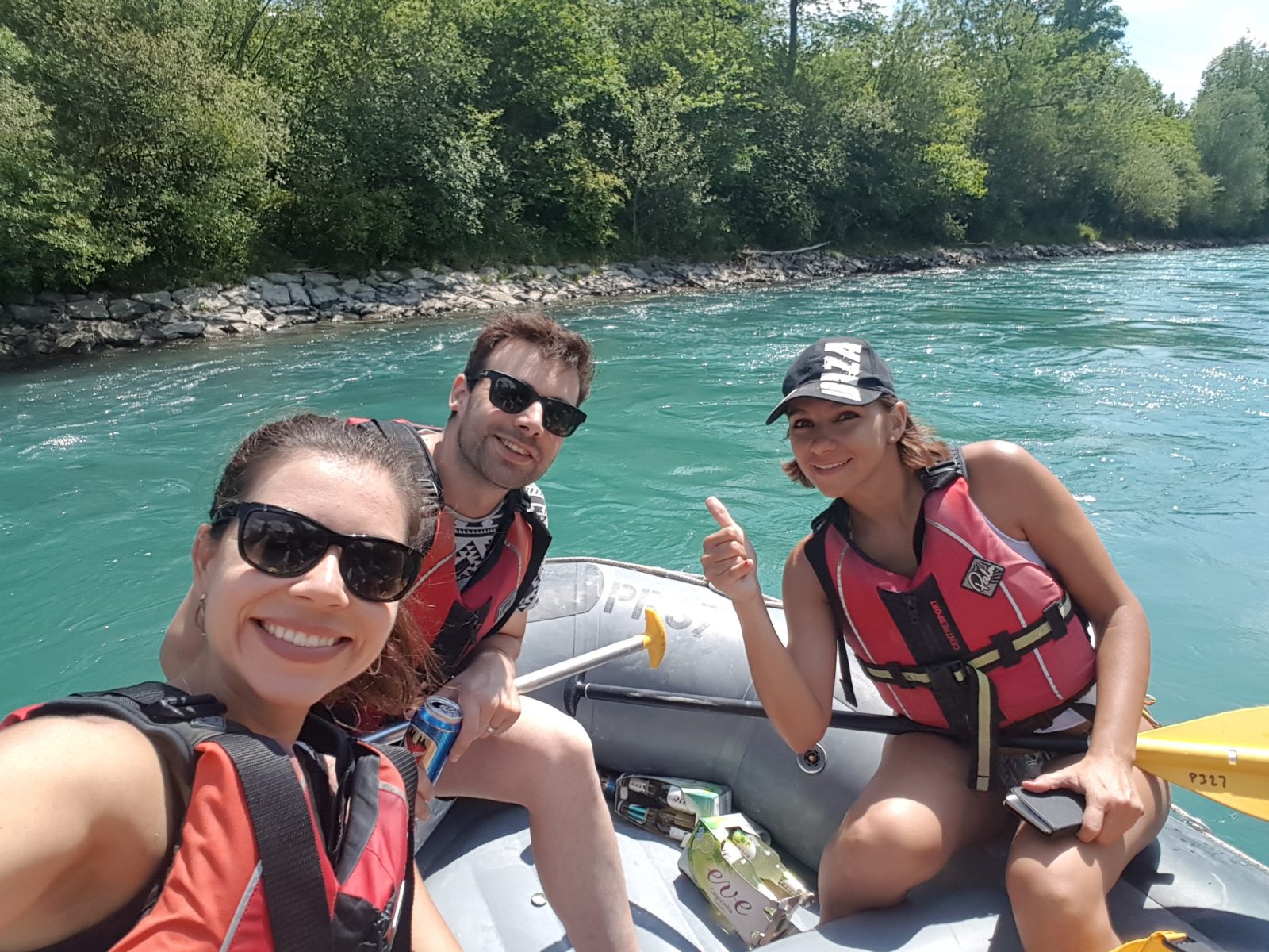 verao na suiça bote no rio aare