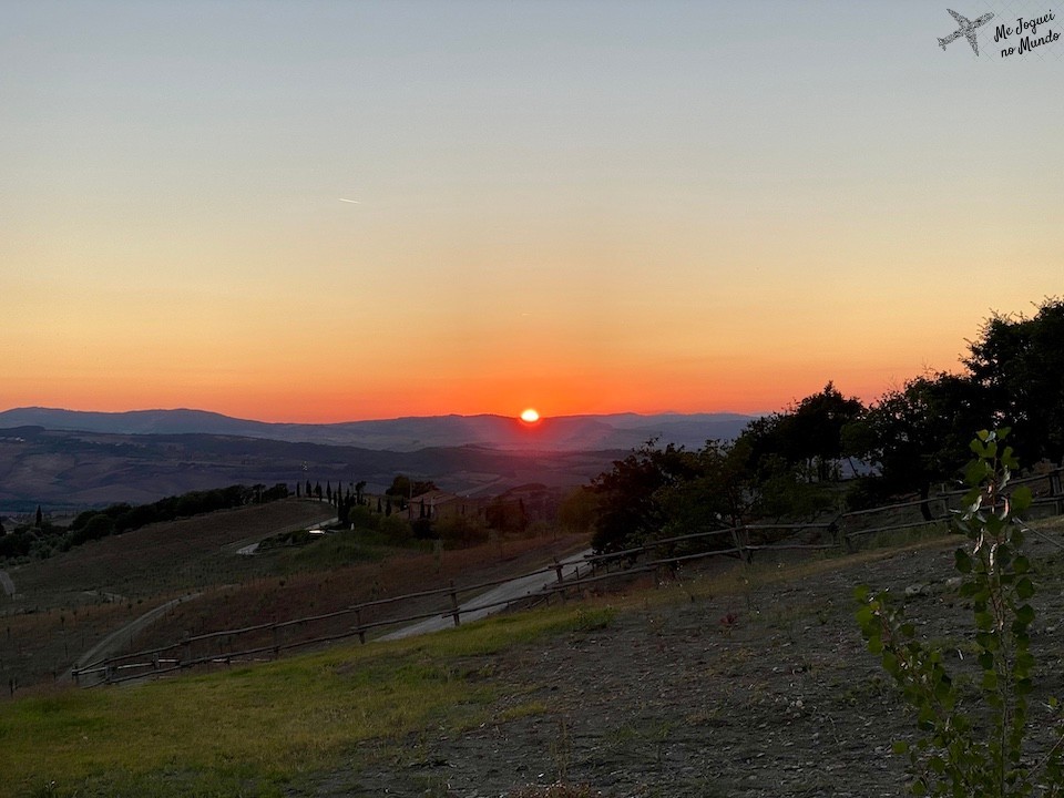 pôr do sol na toscana, paisagem no valdorcia