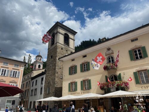 cidade de Poschiavo na rota do Bernina express