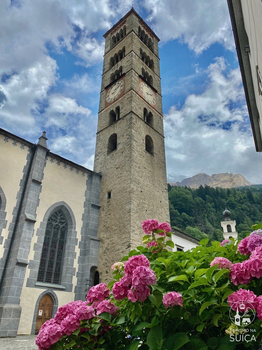 cidade de Poschiavo na rota do Bernina Express